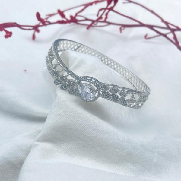 Exquisite 925 Silver Designer Bangle with Solitaire Zircon – 14.37gm